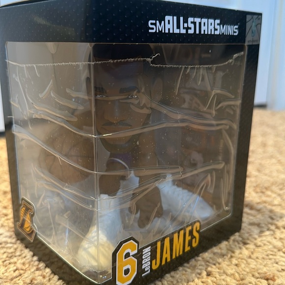 JAMES LE BRON FIGURE 6” NBA NEW